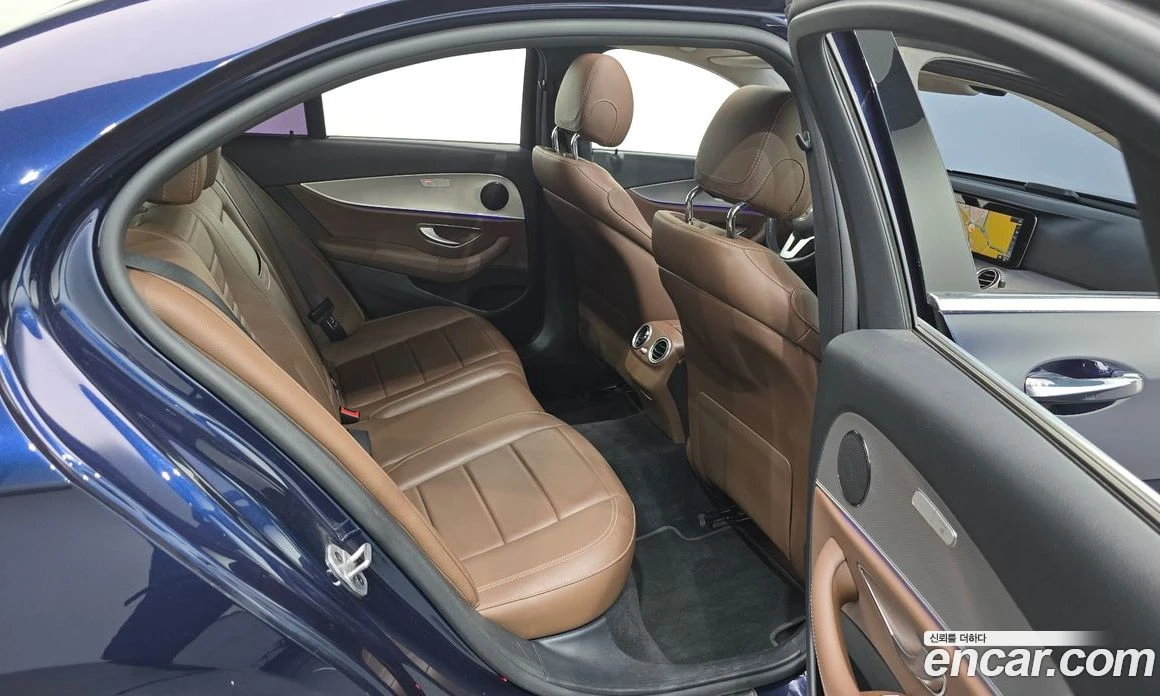 Mercedes-Benz E 300 E300 Avantgarde, снимка 11 - Автомобили и джипове - 56122888