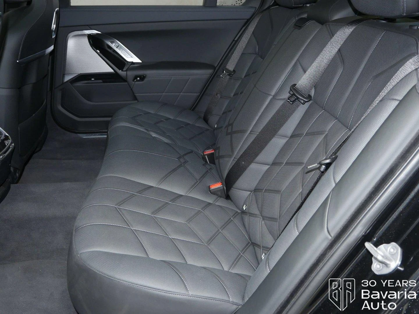 BMW i7 50 eDrive, снимка 8 - Автомобили и джипове - 56235318