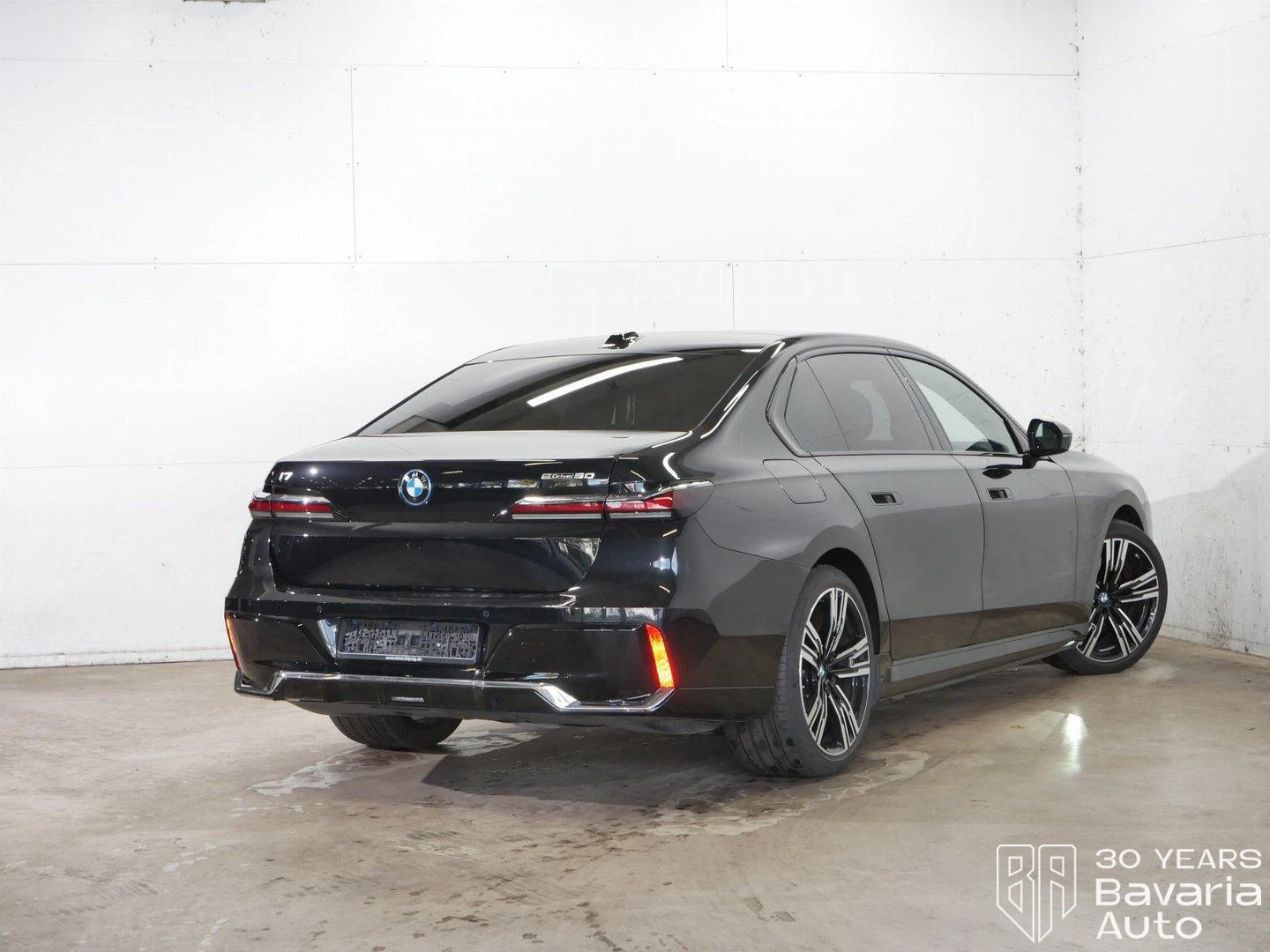 BMW i7 50 eDrive, снимка 3 - Автомобили и джипове - 56235318