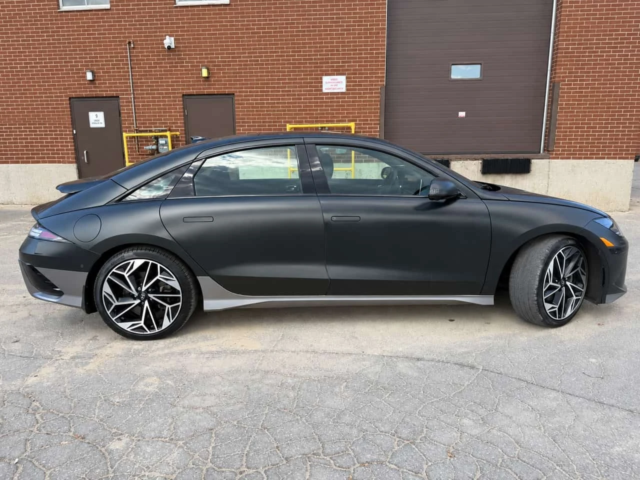 Hyundai Ioniq 6 * Preferred AWD Long Range w/Ultimate Pkg * CARFAX | Mobile.bg � ����������� 3