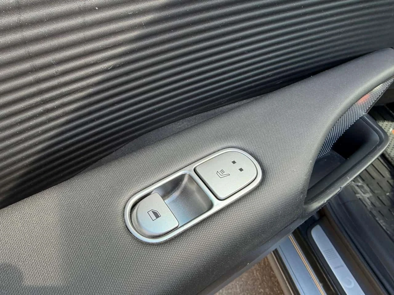 Hyundai Ioniq 6 * Preferred AWD Long Range w/Ultimate Pkg * CARFAX | Mobile.bg � ����������� 13