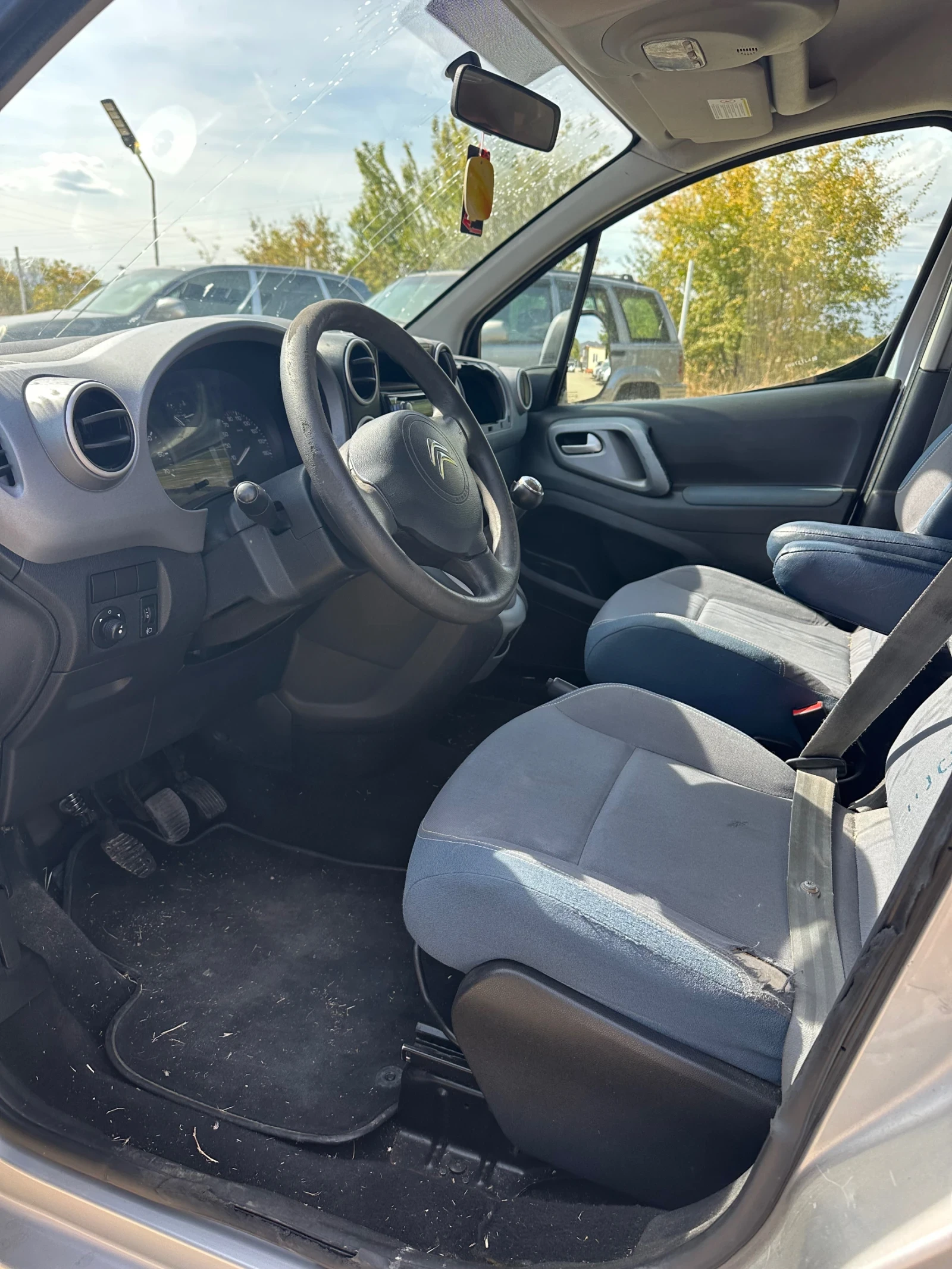 Citroen Berlingo 1.6 HDI, снимка 4 - Автомобили и джипове - 56430078