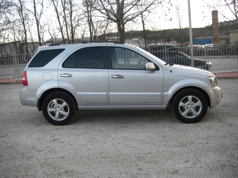 Kia Sorento 2.5crdi 4x4 facelift, снимка 6 - Автомобили и джипове - 39634344