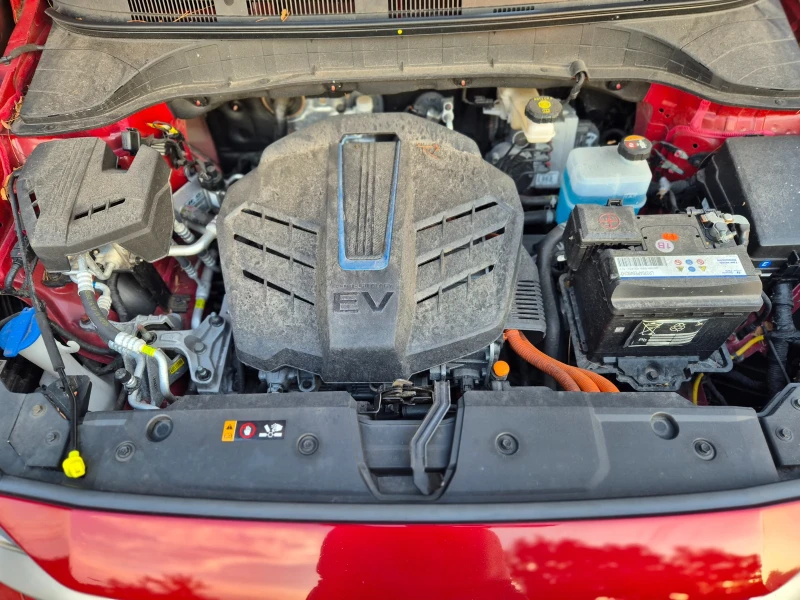 Hyundai Kona 64 kWh/ Premium/Термо помпа/Hyundai-сертификат, снимка 17 - Автомобили и джипове - 51172879