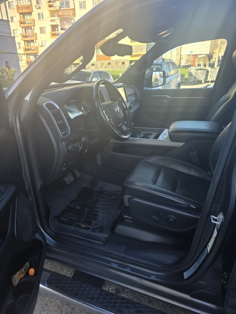 Dodge RAM 1500, снимка 12 - Автомобили и джипове - 52748396