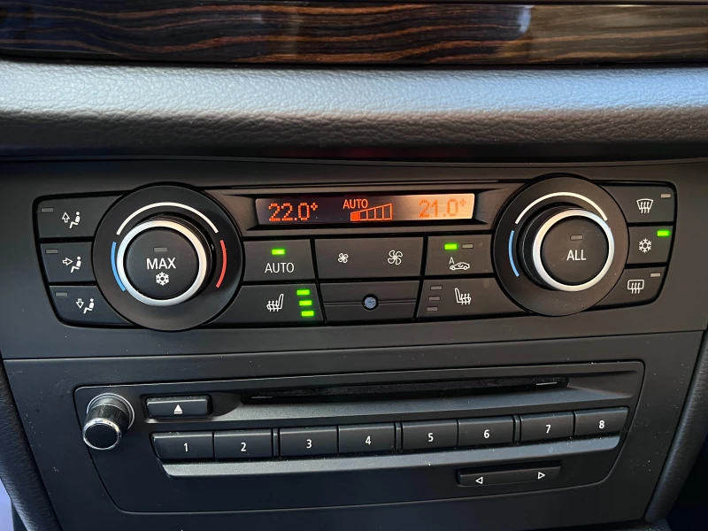 BMW X1 xDrive28i - 6 Cylinder 258ps, снимка 11 - Автомобили и джипове - 53127615