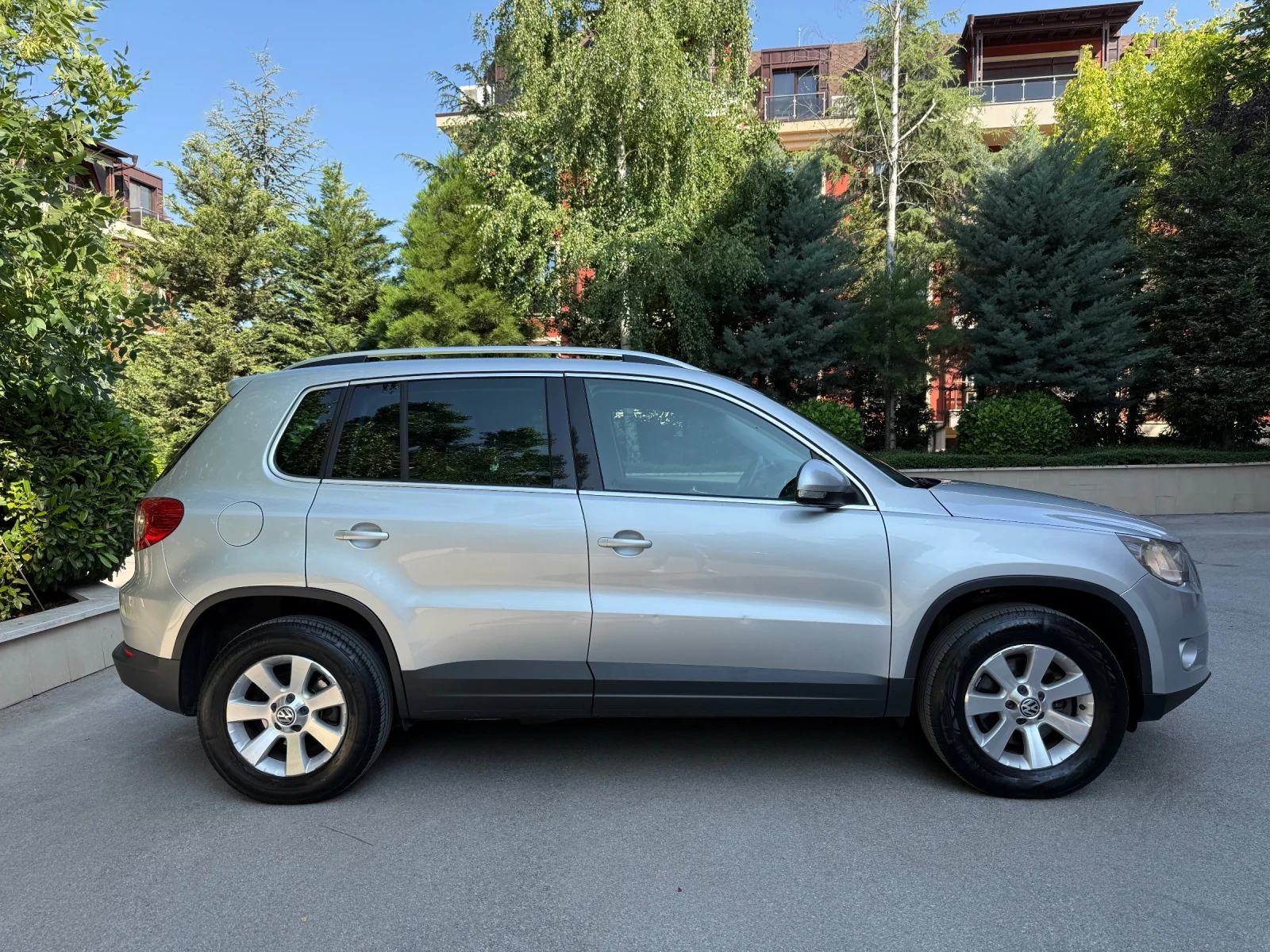 VW Tiguan 2.0 TDI  140 к.с., ПЪЛНА СЕРВИЗНА ИСТОРИЯ !!! - изображение 4