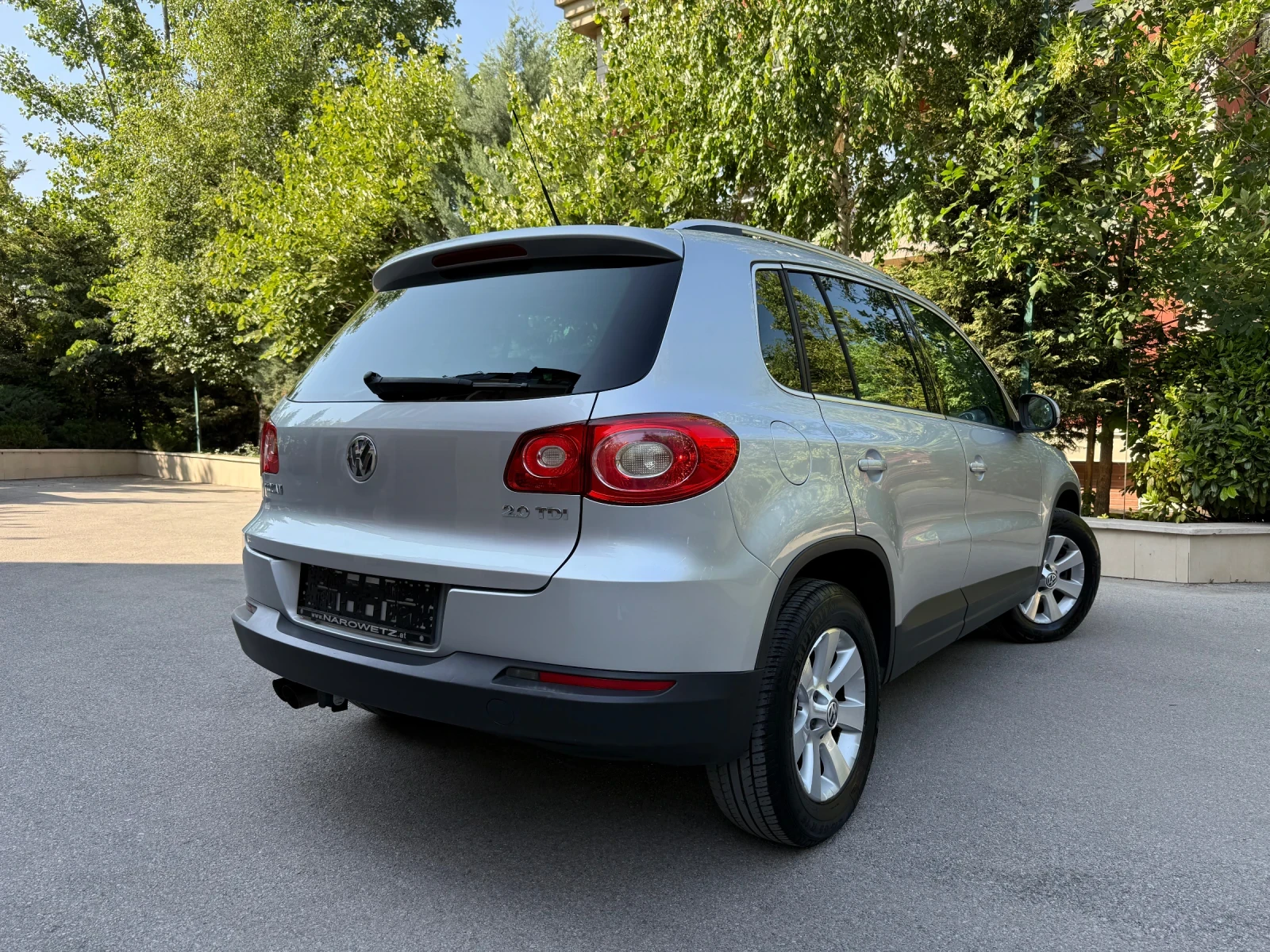 VW Tiguan 2.0 TDI  140 к.с., ПЪЛНА СЕРВИЗНА ИСТОРИЯ !!! - изображение 2