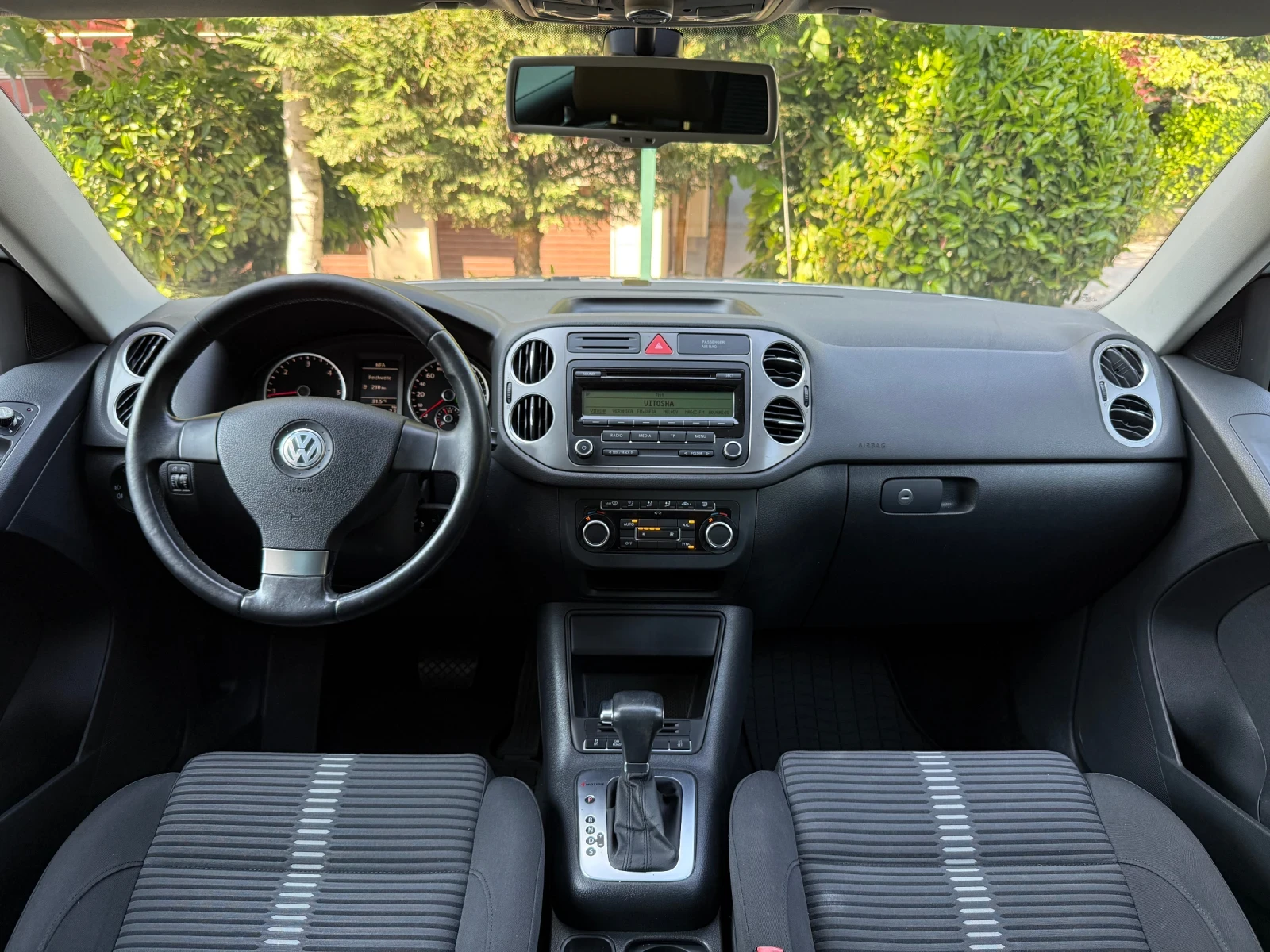 VW Tiguan 2.0 TDI  140 к.с., ПЪЛНА СЕРВИЗНА ИСТОРИЯ !!! - изображение 8