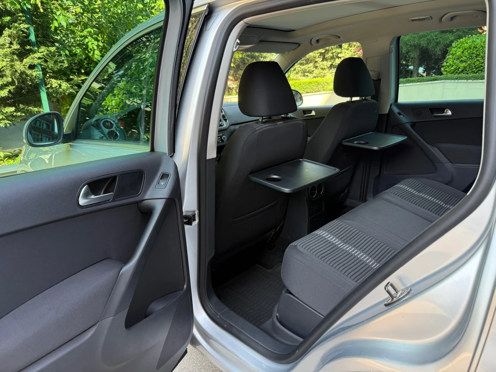 VW Tiguan 2.0 TDI  140 к.с., ПЪЛНА СЕРВИЗНА ИСТОРИЯ !!! - изображение 6