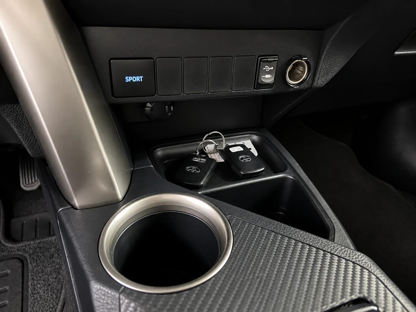 Toyota Rav4 2.0 D-4D::4X4::124 �� ::STYLE::������::����:: | Mobile.bg � ����������� 14
