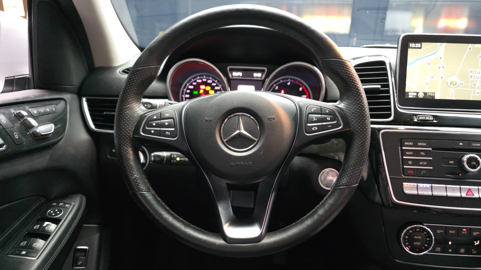 Mercedes-Benz GLE 350 GLE350d 4MATIC | Панорама | Навигация | Кожен сало, снимка 7 - Автомобили и джипове - 54932997