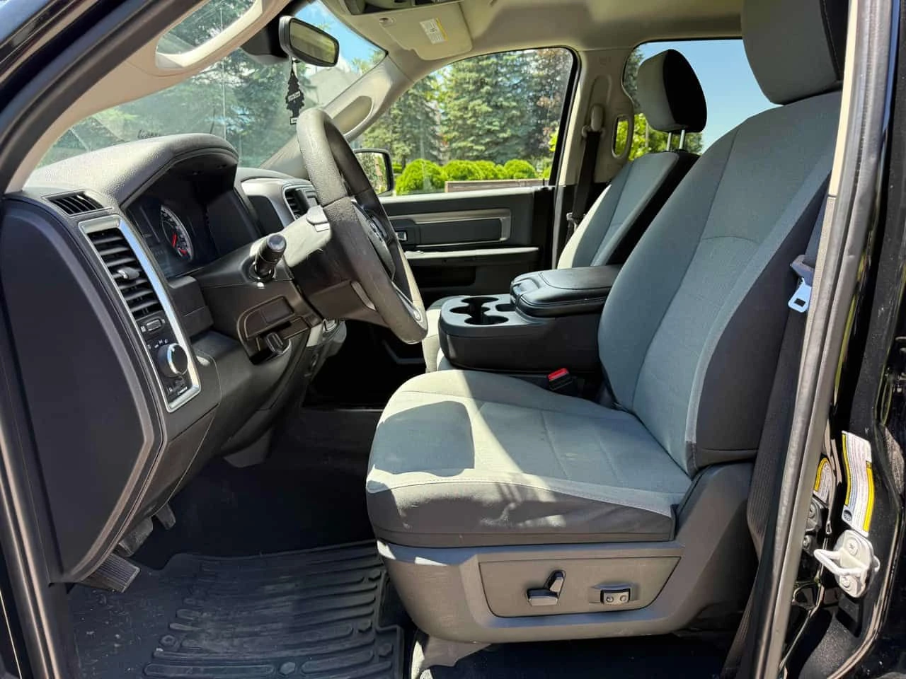 Dodge RAM 1500 * SLT * CARFAX * ЦЕНА ДО БГ, снимка 5 - Автомобили и джипове - 55264379
