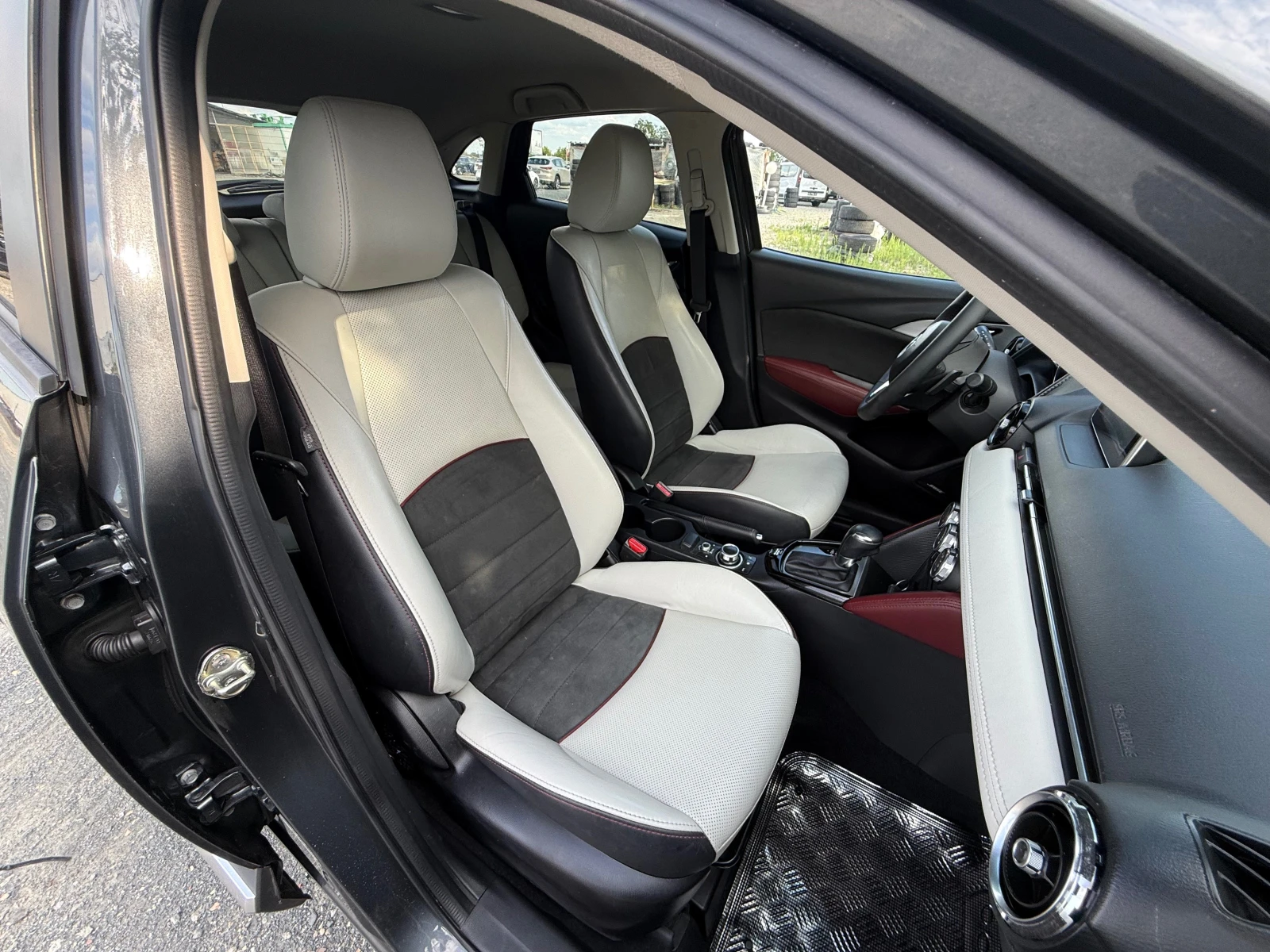 Mazda CX-3 4х4 AUT. NAVI REVOLUTION ШВЕЙЦАРИЯ, снимка 12 - Автомобили и джипове - 55400550