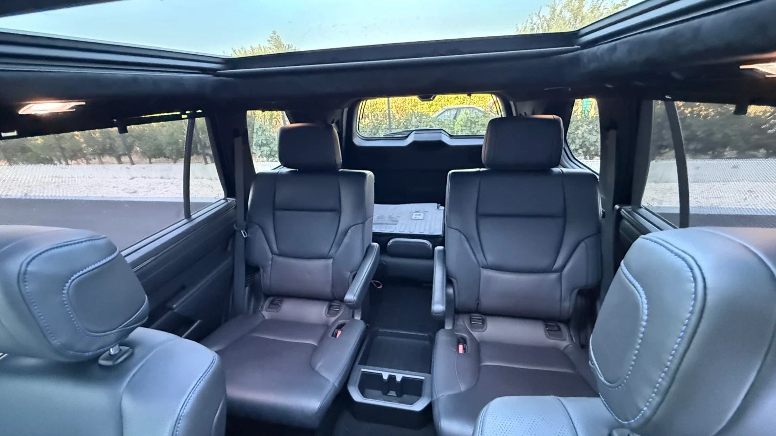 Toyota Sequoia 3.5L V6 i-FORCE MAX, PLATINUM, снимка 8 - Автомобили и джипове - 56091235