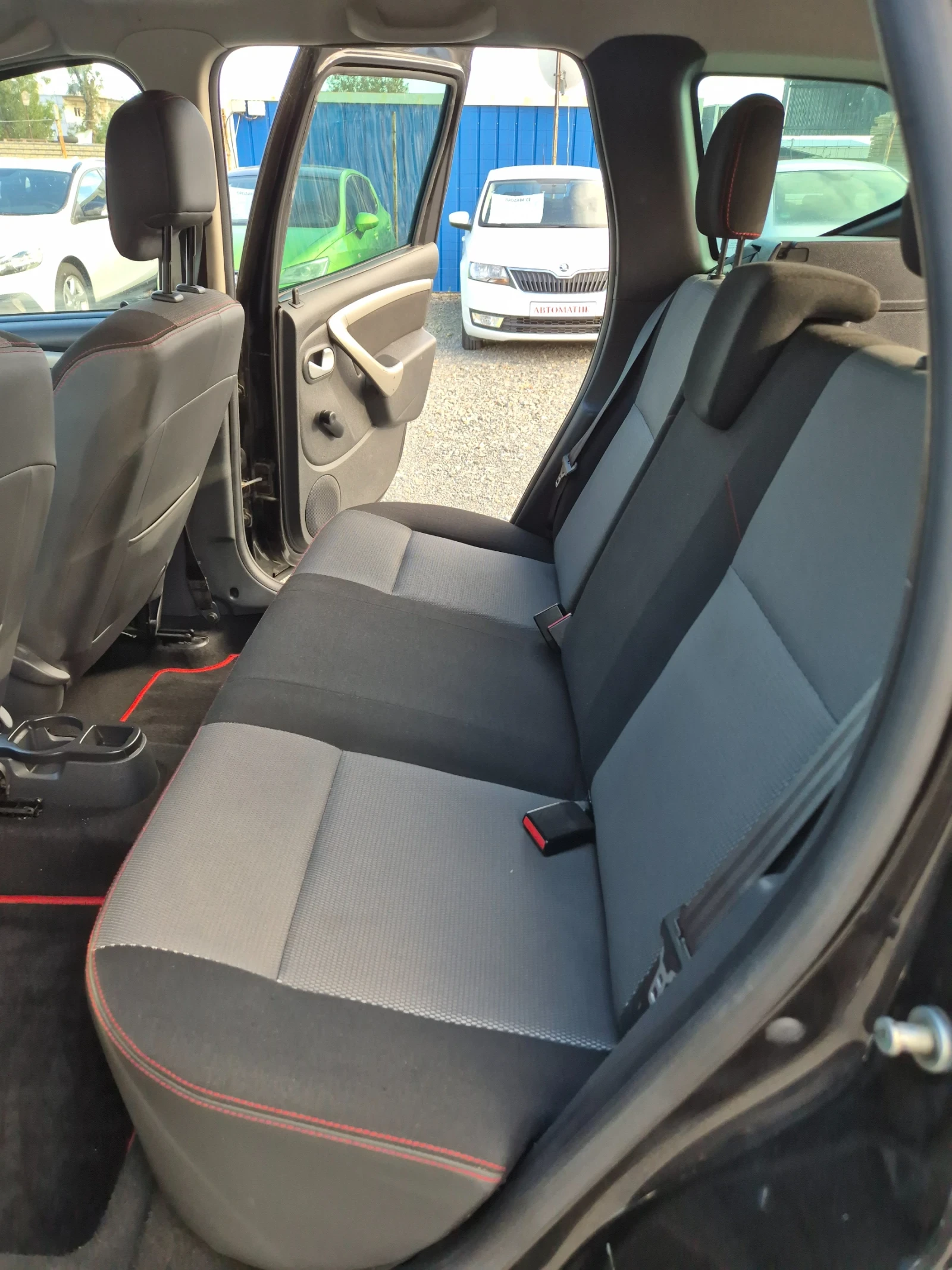 Dacia Duster 4?4 1.5dci 110�.�. | Mobile.bg � ����������� 9