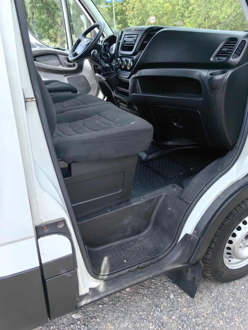 Iveco Daily 3.0 170кс. MAXI Като нов, снимка 11 - Бусове и автобуси - 48527237