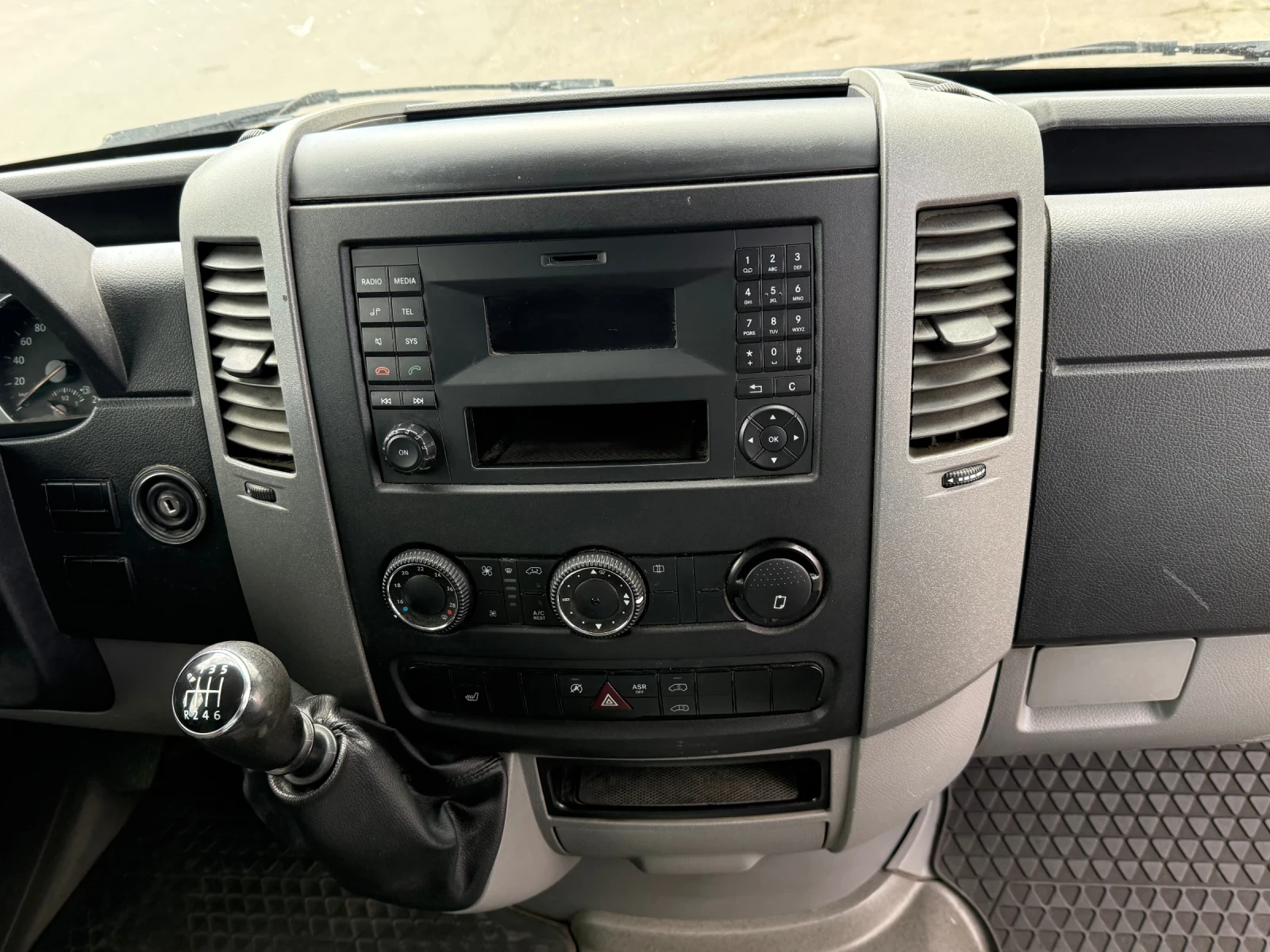 VW Crafter 2.0tdi, снимка 12 - Бусове и автобуси - 55240712