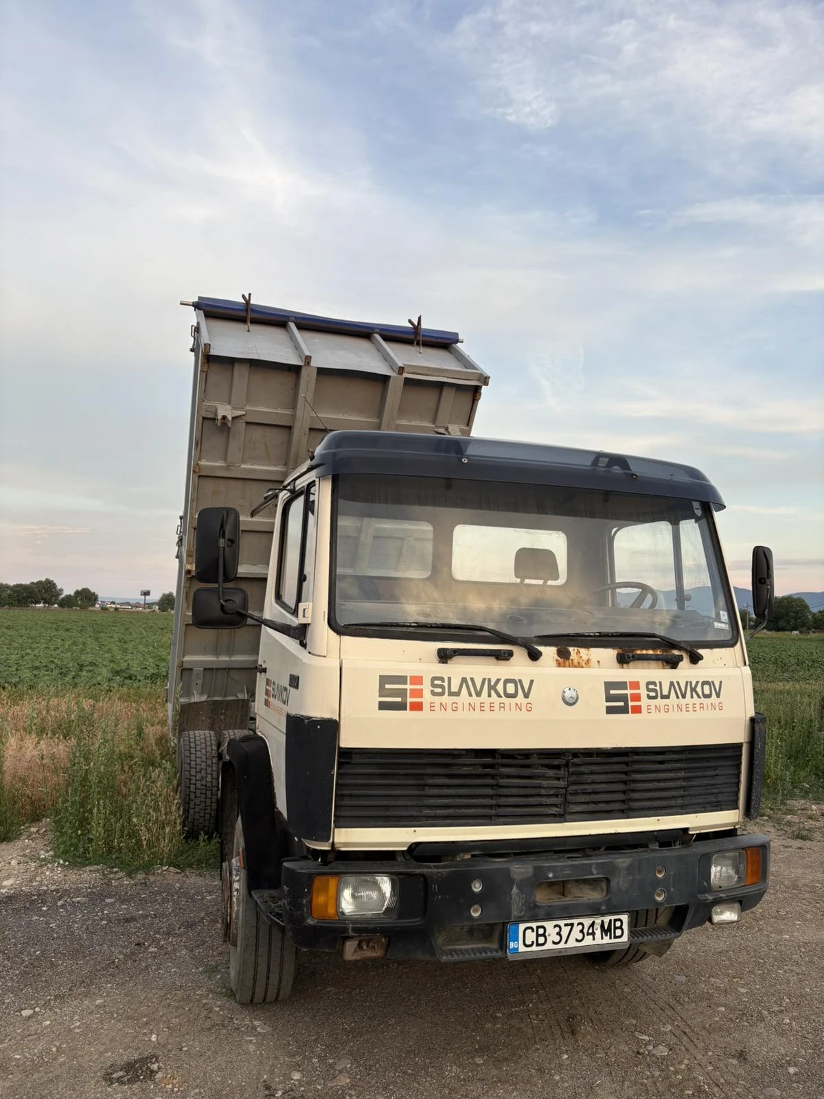 Mercedes-Benz 1317 Тристранен самосвал, снимка 2 - Камиони - 55074477