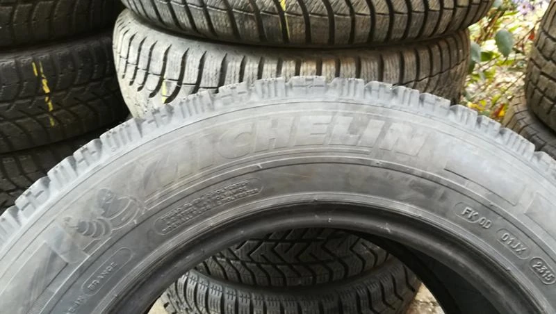 Гуми Зимни 215/65R16, снимка 4 - Гуми и джанти - 26739633