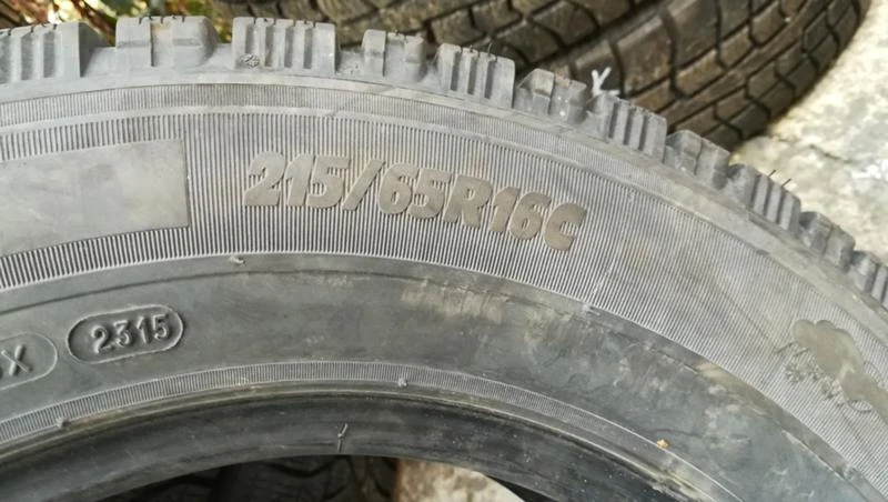 Гуми Зимни 215/65R16, снимка 6 - Гуми и джанти - 26739633