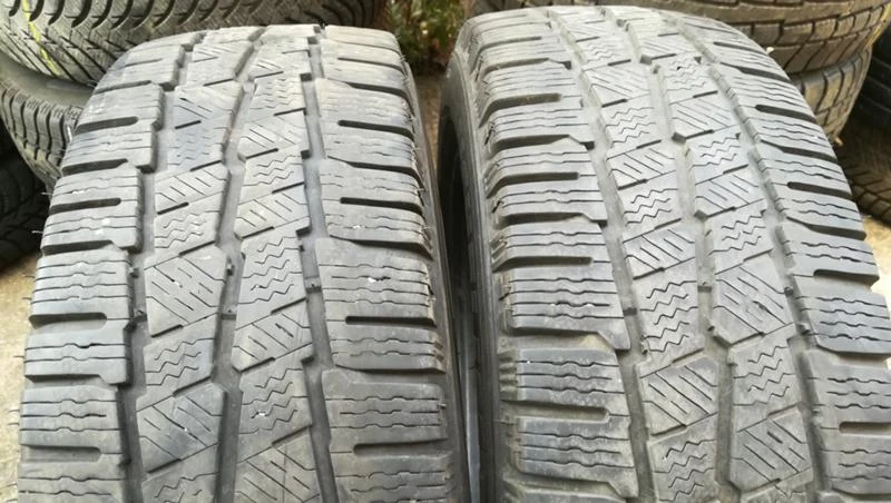 Гуми Зимни 215/65R16, снимка 1 - Гуми и джанти - 26739633