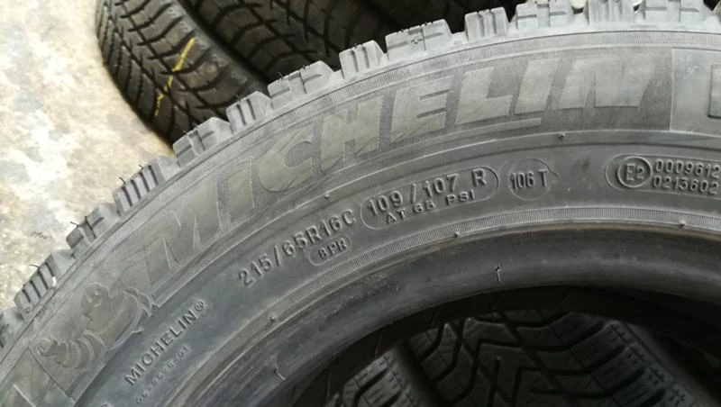 Гуми Зимни 215/65R16, снимка 8 - Гуми и джанти - 26739633