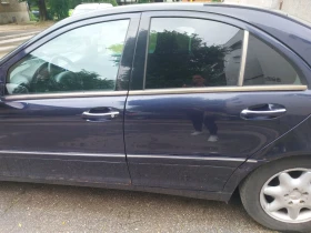 Mercedes-Benz C 200, снимка 2