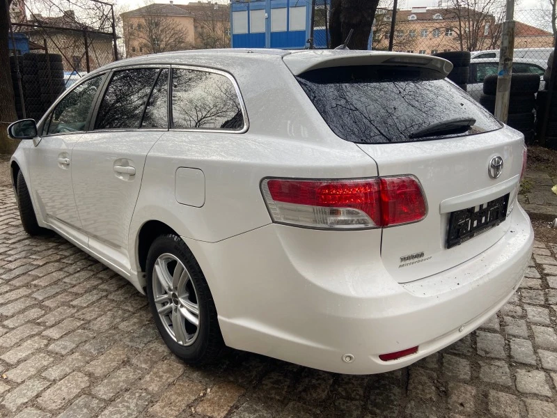 Toyota Avensis 2.0 D4D, снимка 6 - Автомобили и джипове - 44718812