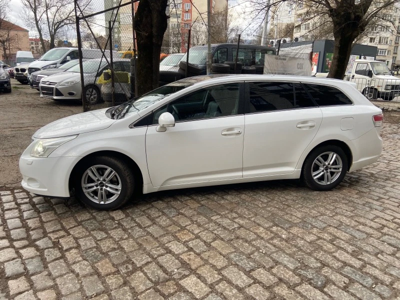 Toyota Avensis 2.0 D4D, снимка 5 - Автомобили и джипове - 44718812