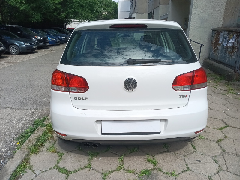 VW Golf, снимка 1 - Автомобили и джипове - 46072359