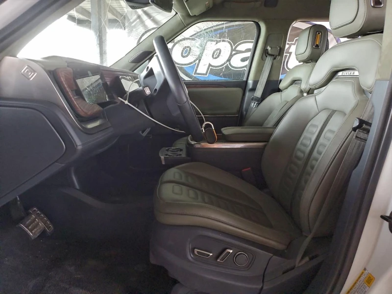 Rivian R1T ADVENTURE, снимка 7 - Автомобили и джипове - 53526212