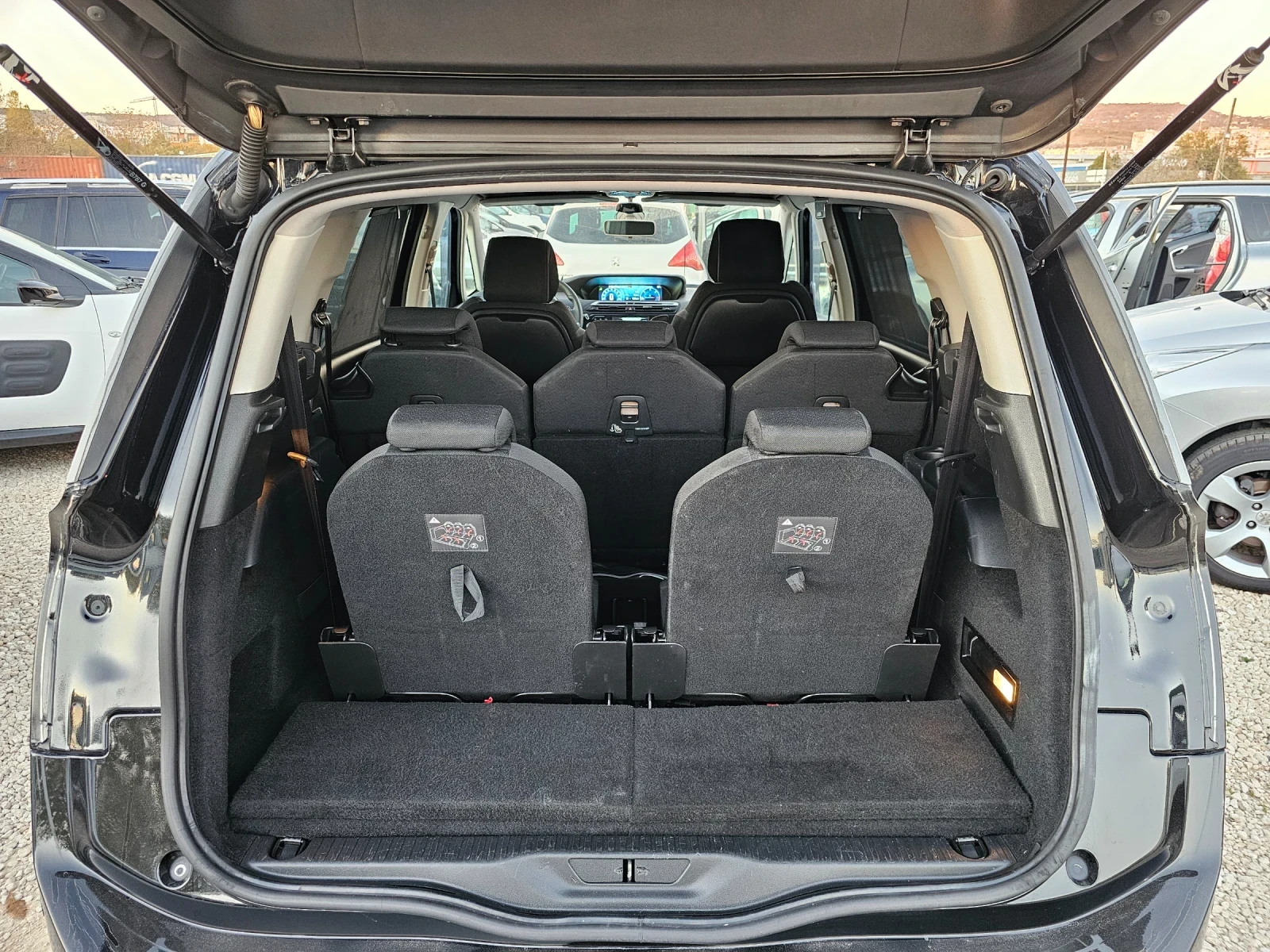 Citroen C4 Picasso 1.6BlueHDI, 120к.с. | Mobile.bg — изображение 14