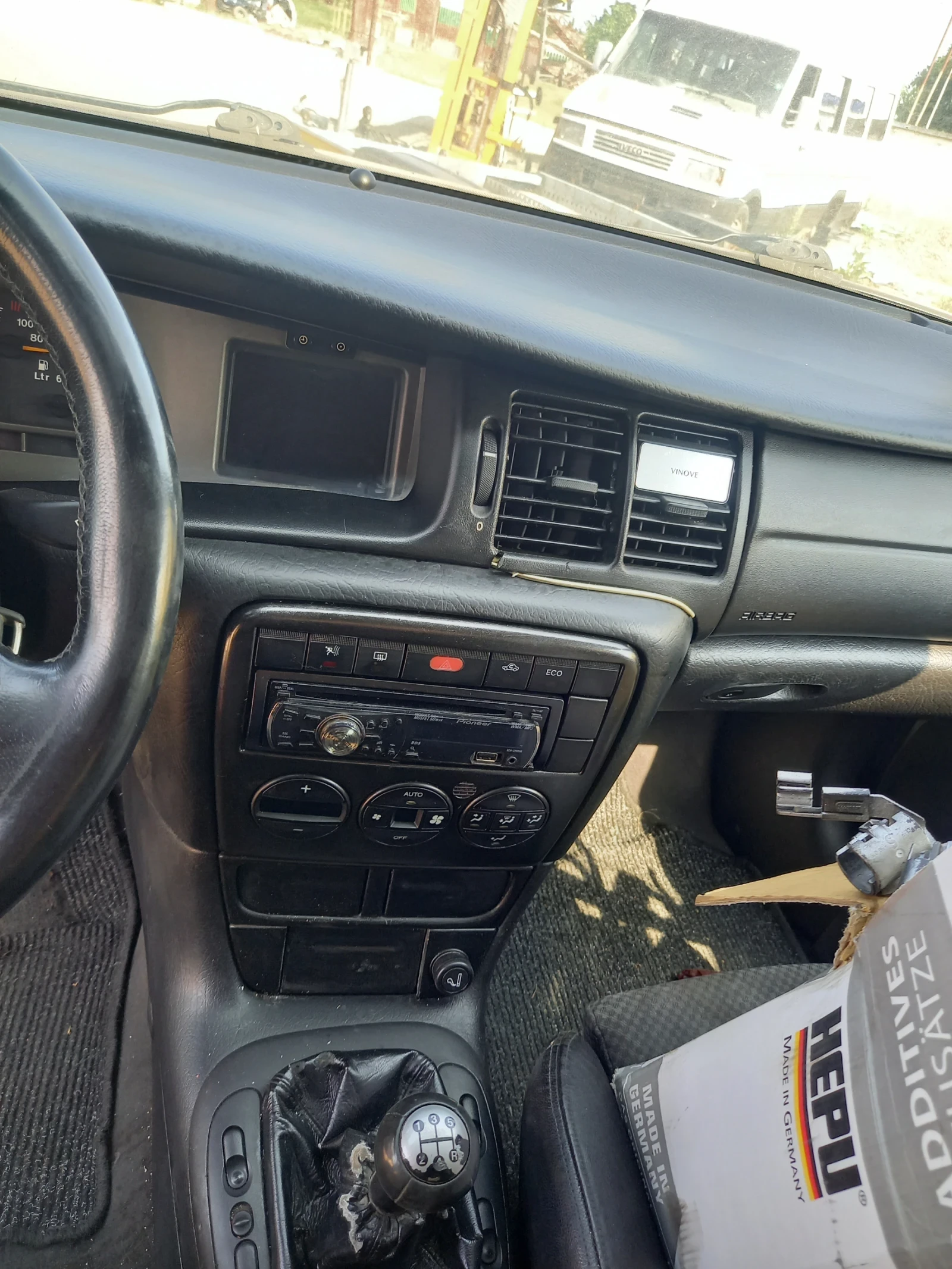 Opel Vectra 2.2 16V - изображение 8