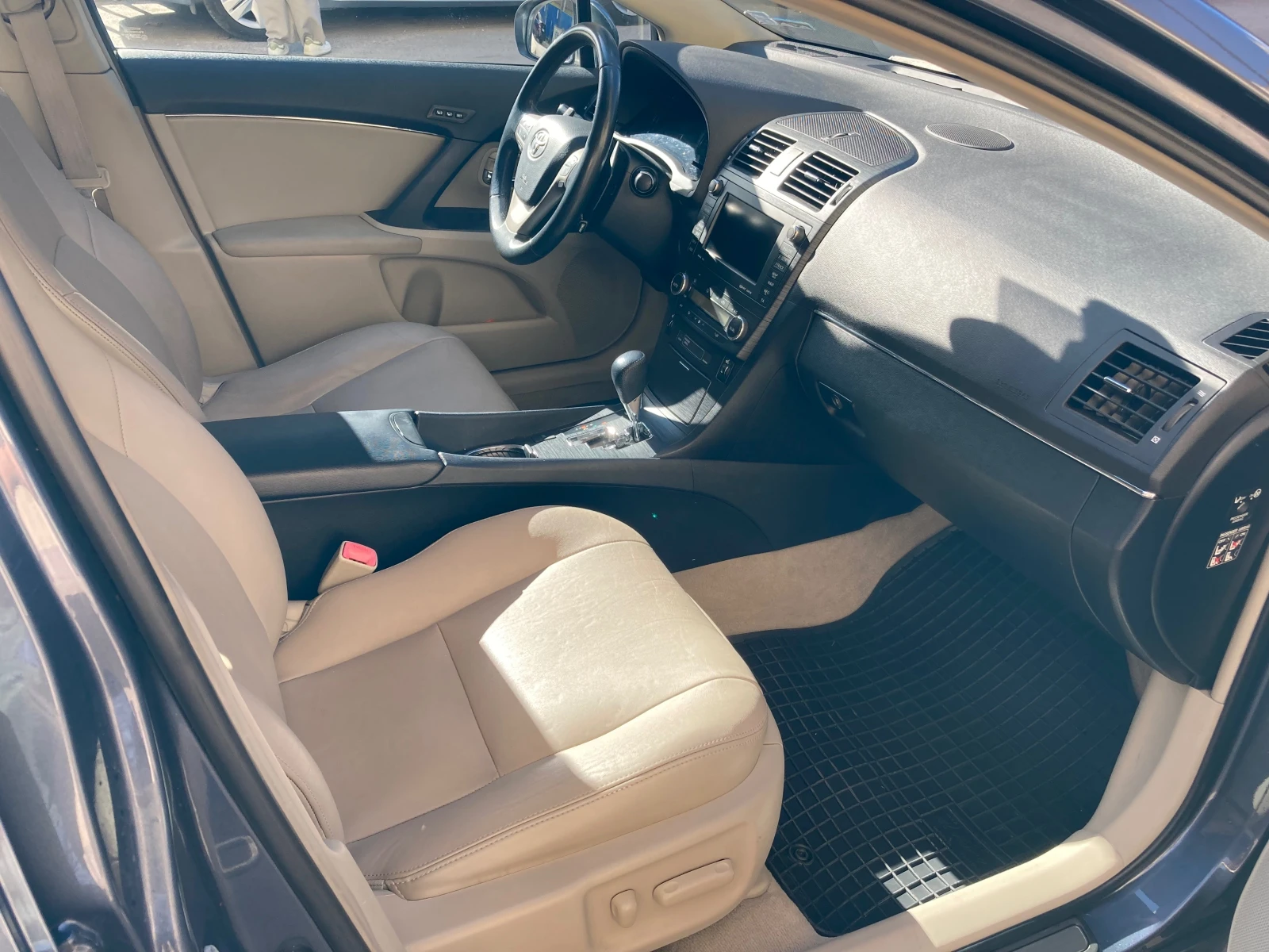 Toyota Avensis 2.2D Automatic NAVI Panorama  - изображение 8