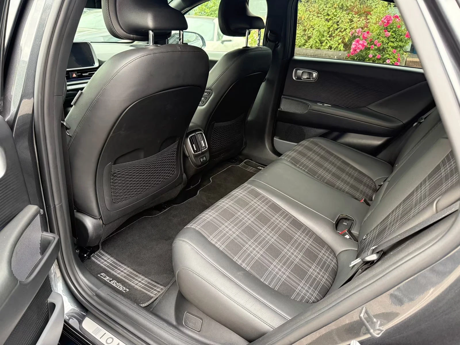 Hyundai Ioniq 6 ELEKTRO/325HP/PANO/360/NAVI/LED/KLESS/436g | Mobile.bg   13