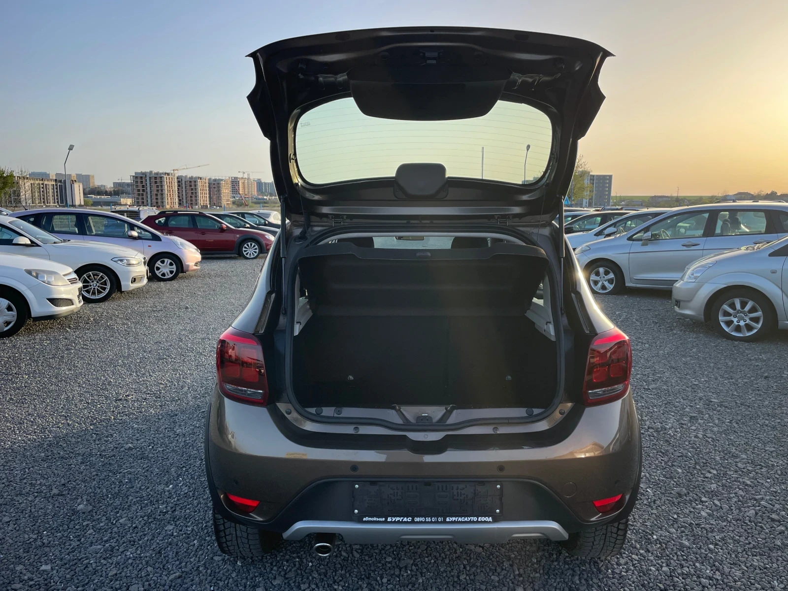 Dacia Sandero 1.0  Бензин ГАЗ STEPWAY - изображение 8