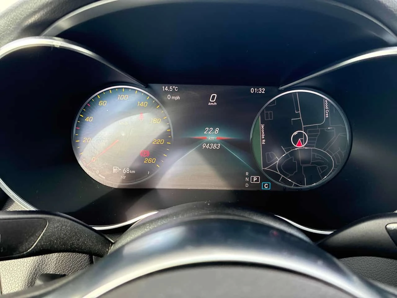 Mercedes-Benz C 300 * АВТО КРЕДИТ* ЦЕНА ДО БГ * СЕРВИЗНА ИСТОРИЯ * , снимка 8 - Автомобили и джипове - 53734456