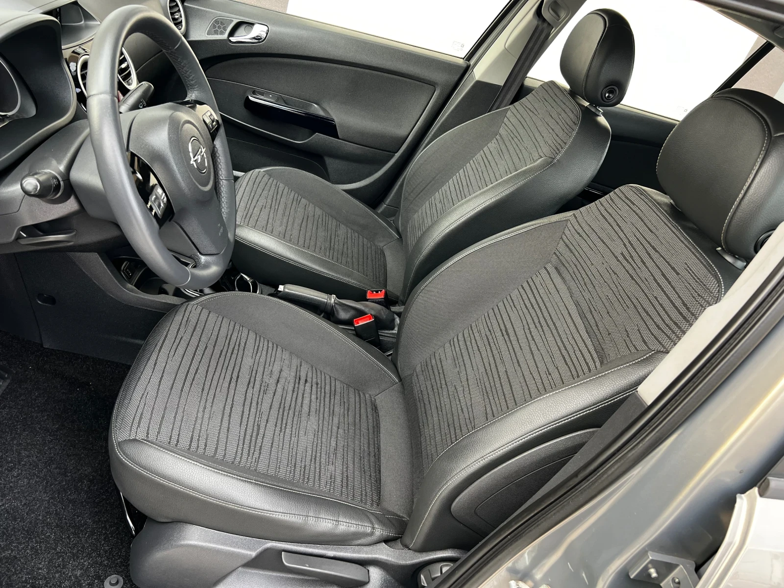 Opel Corsa 1.2i GPL Фабрична газ COSMO NAVI FACELIFT EURO5B  - изображение 5