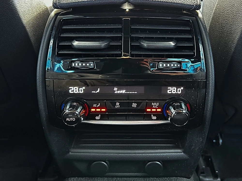 BMW 530 M PACK* 360 КАМЕРА* ХЕДЪП* 4 ПОДГРЕВА* ПАНОРАМА* , снимка 15 - Автомобили и джипове - 53863766