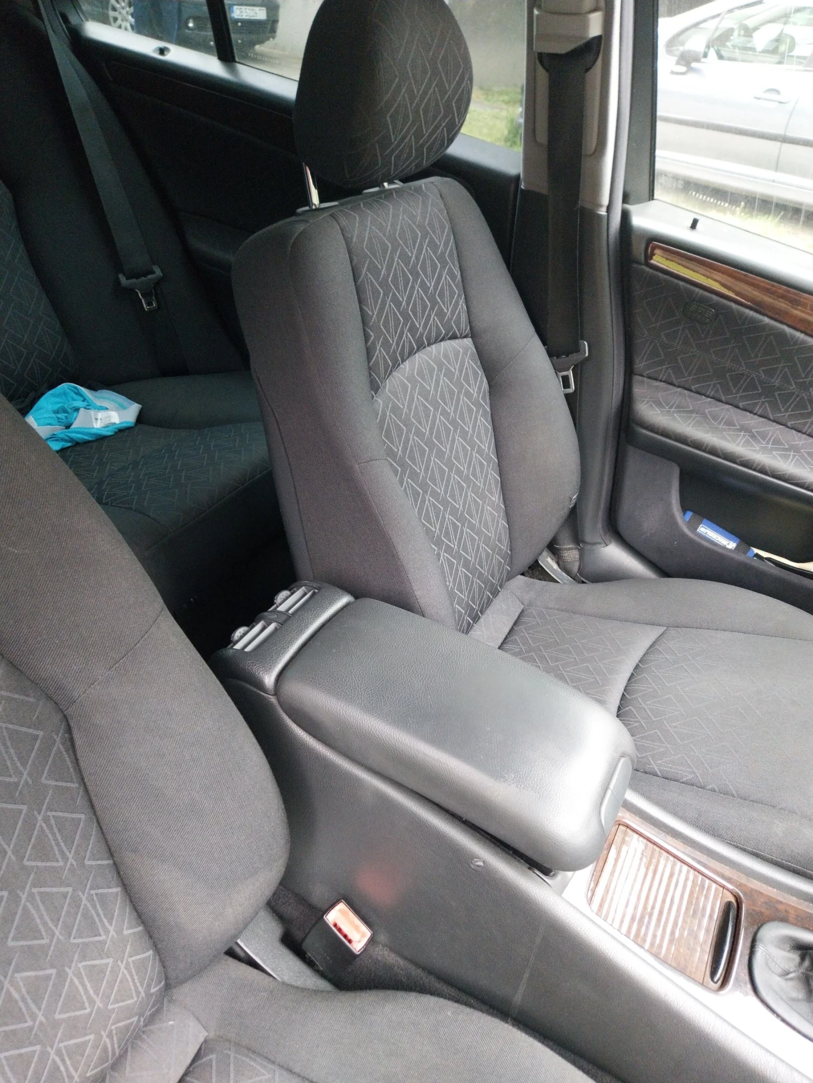 Mercedes-Benz C 200, снимка 6 - Автомобили и джипове - 54635059