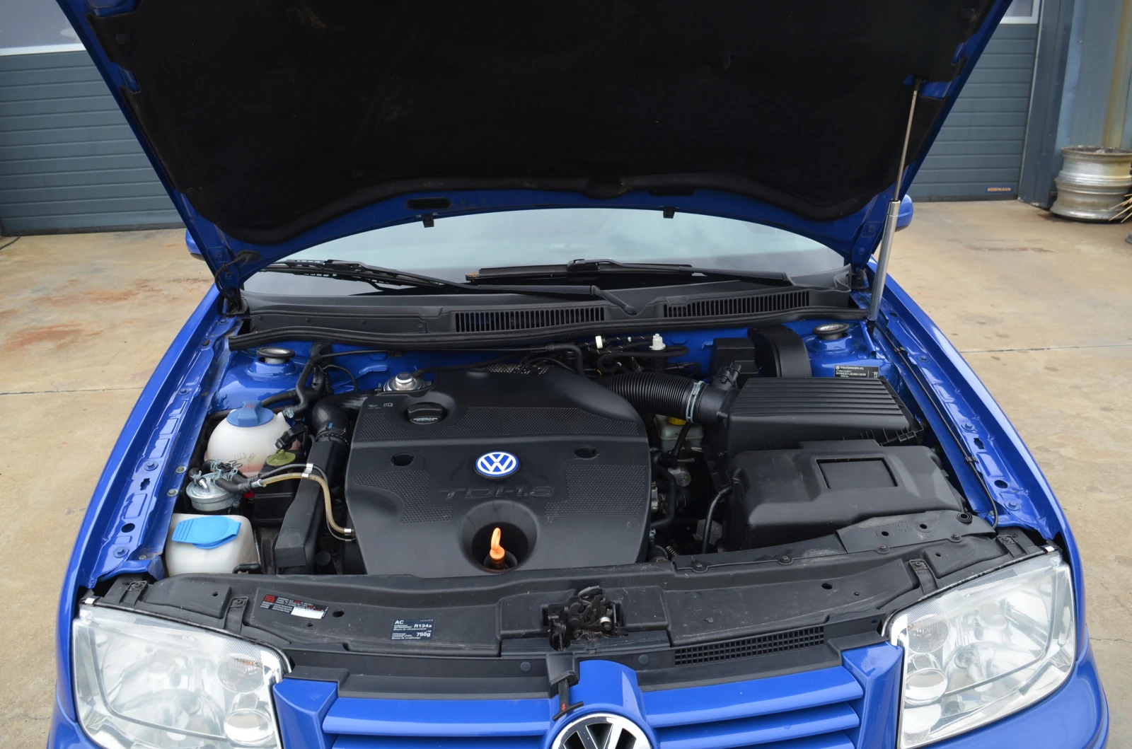 VW Bora 1, 9, снимка 2 - Автомобили и джипове - 55169366