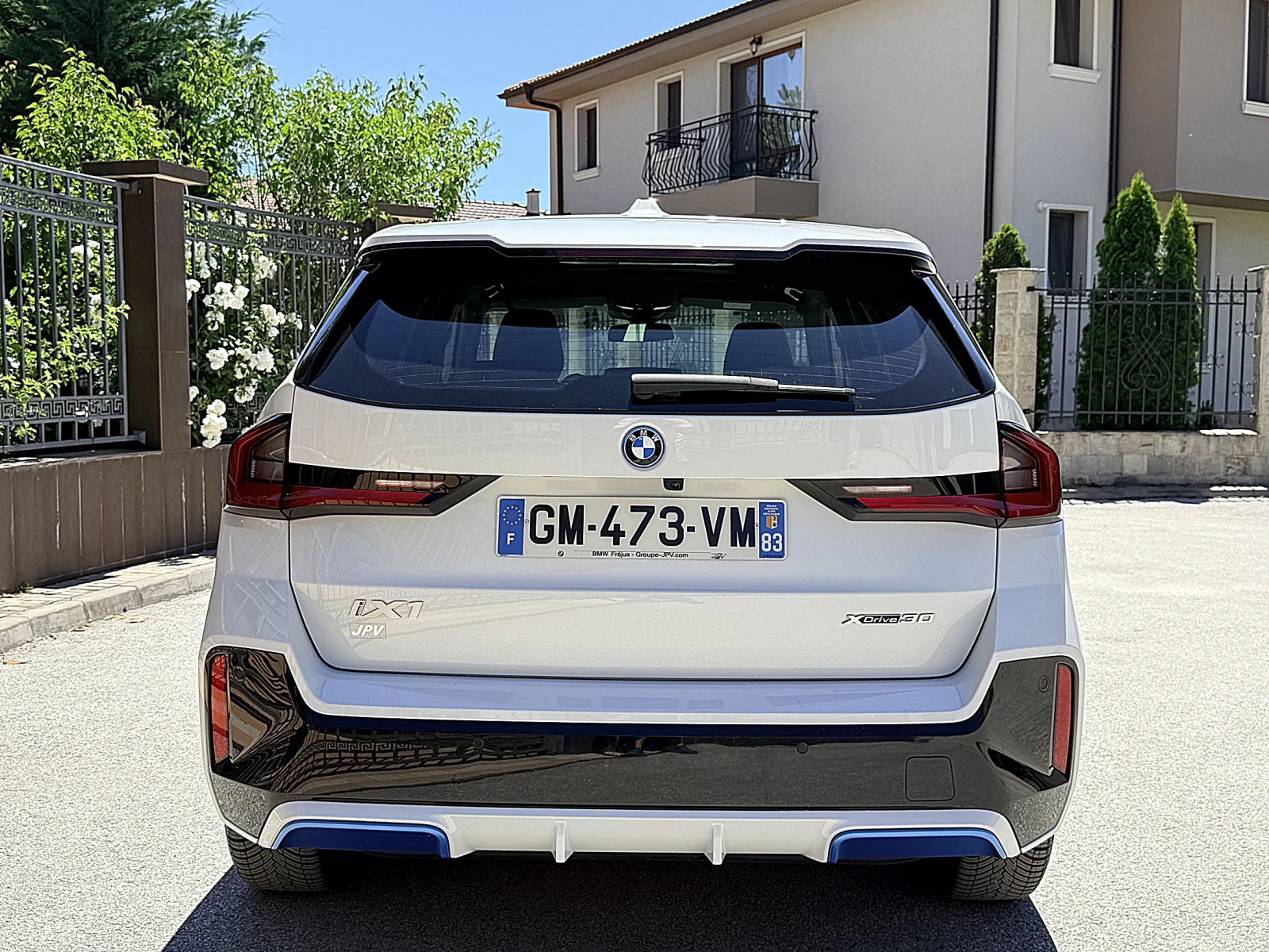 BMW iX1 30 xDrive/M Sport/4х4/313hp/CarPlay, снимка 7 - Автомобили и джипове - 55451221