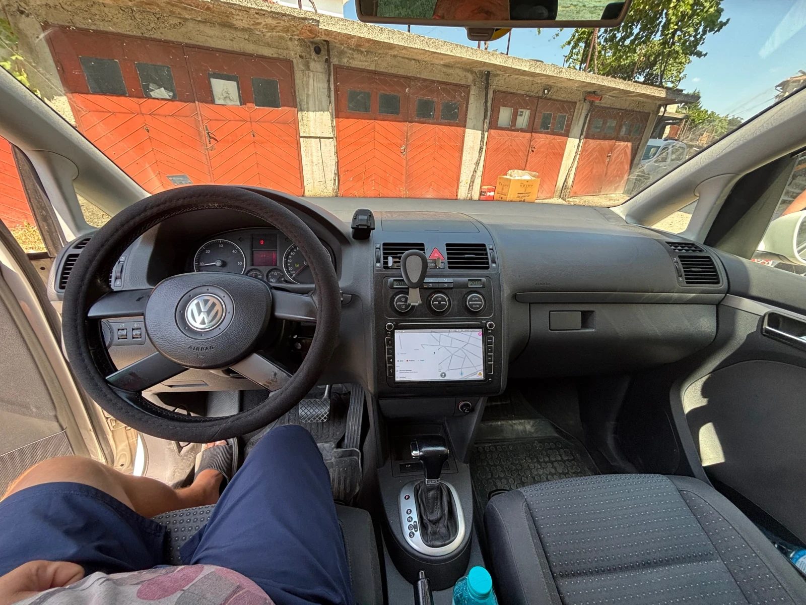 VW Touran 2.0 TDI, снимка 6 - Автомобили и джипове - 55606013