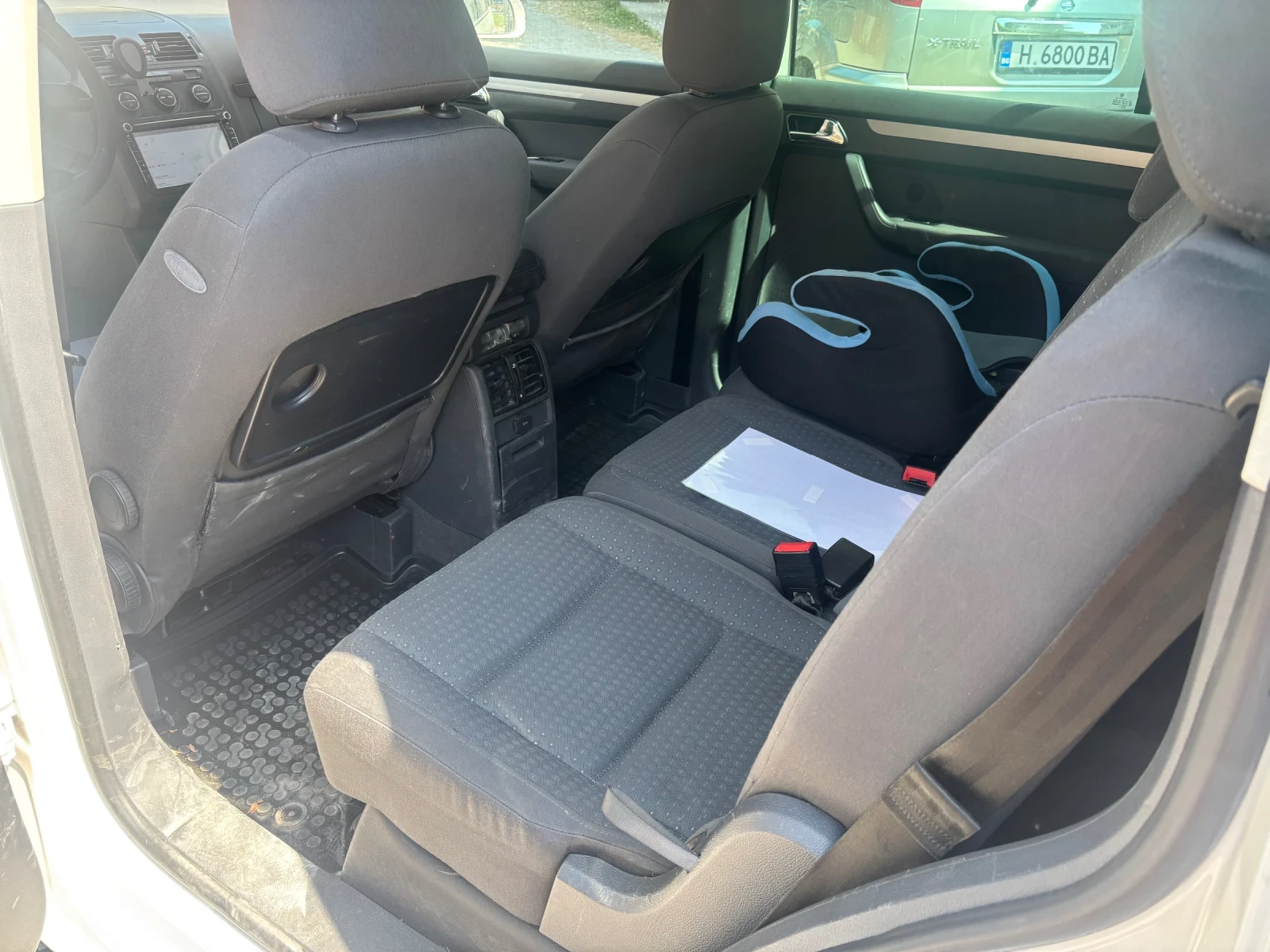 VW Touran 2.0 TDI, снимка 5 - Автомобили и джипове - 55606013