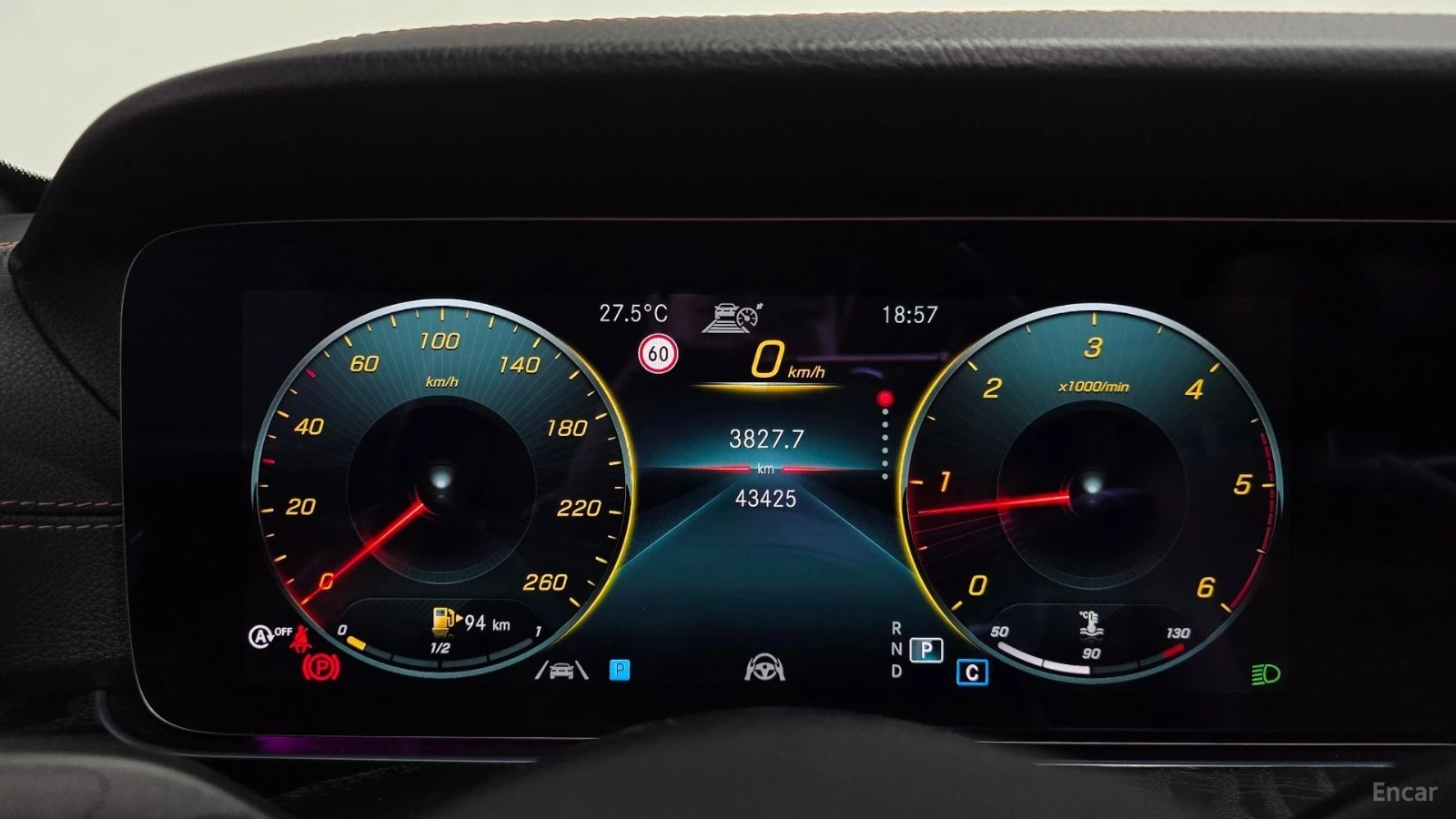 Mercedes-Benz E 220 4MATIC/AMG-LINE/FULL-ASSISTS/BURMESTER/SUNROOF, снимка 8 - Автомобили и джипове - 55614912