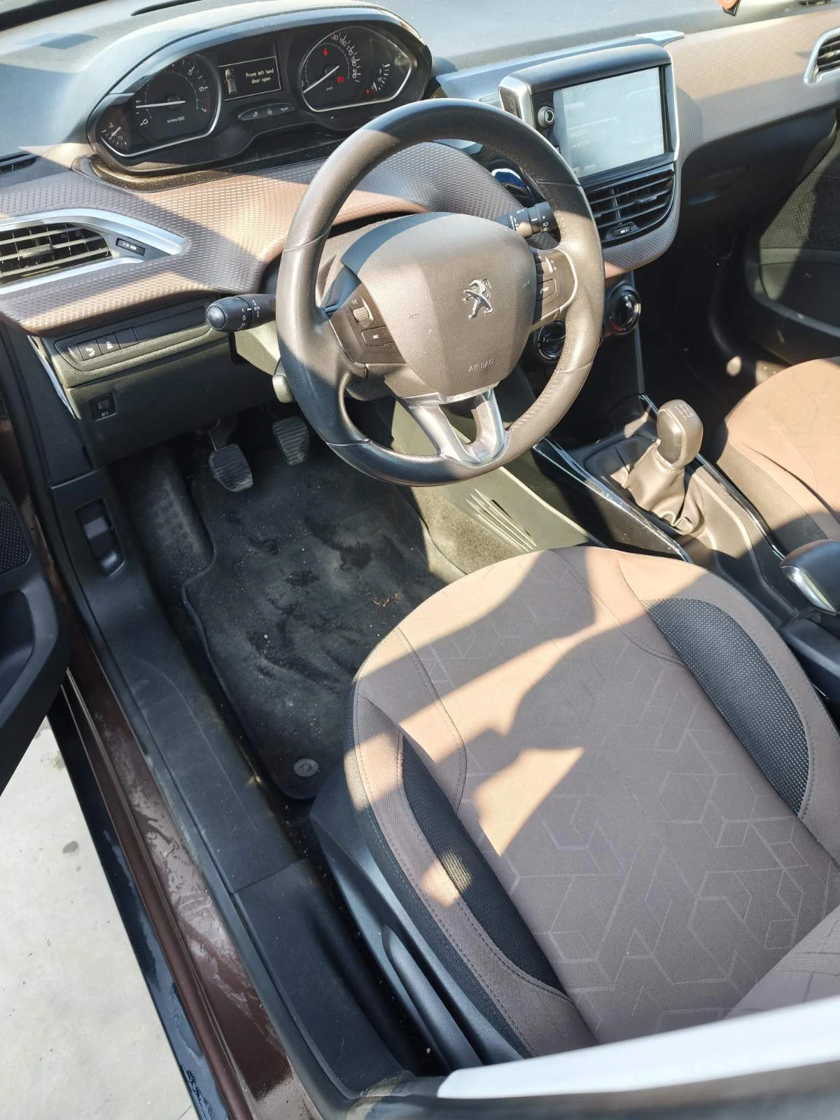 Peugeot 2008 1.2 VTi Active, снимка 7 - Автомобили и джипове - 55732067