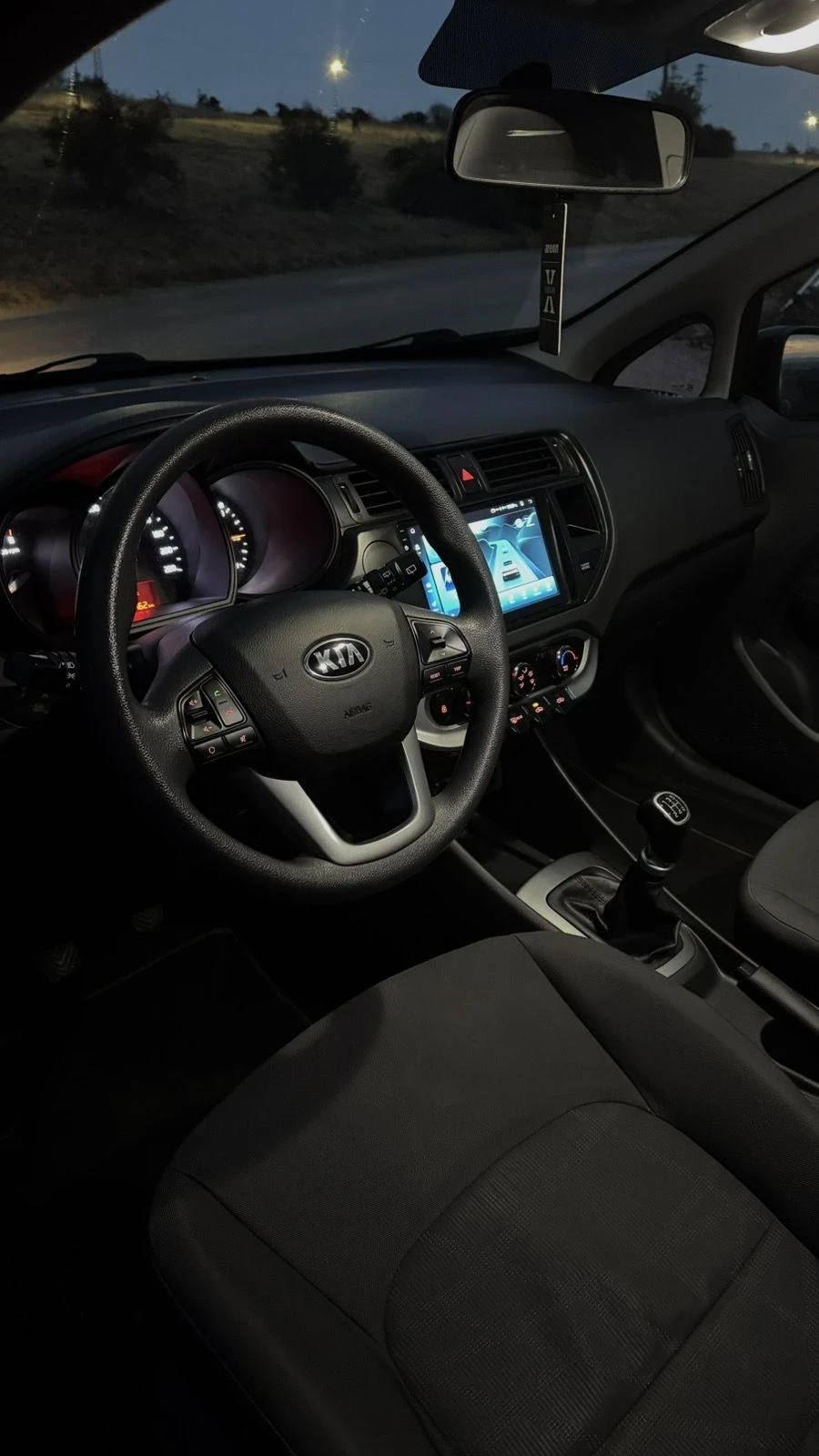 Kia Rio 1.3, снимка 5 - Автомобили и джипове - 56242677
