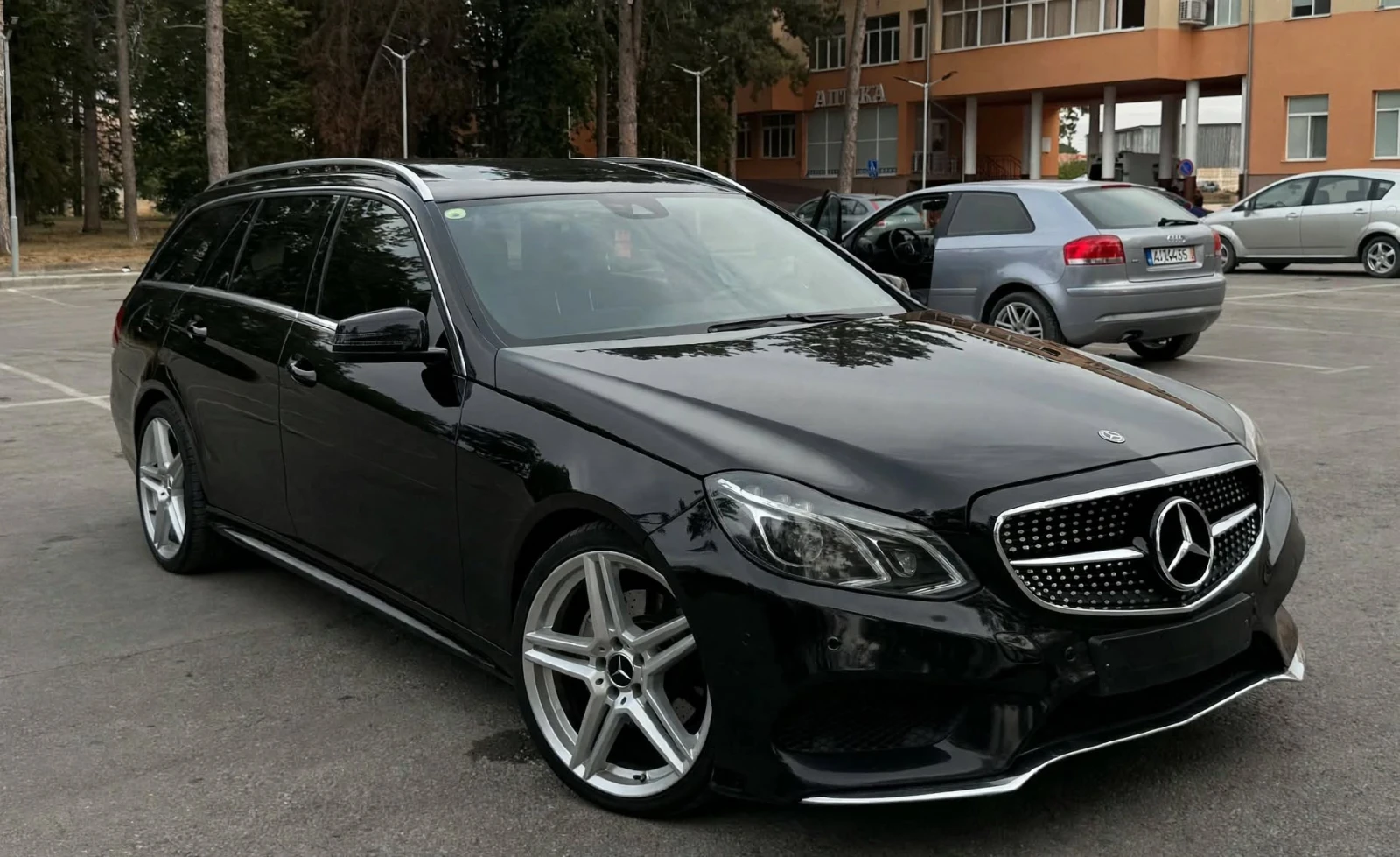 Mercedes-Benz E 350 9G - AMG, снимка 3 - Автомобили и джипове - 56316170