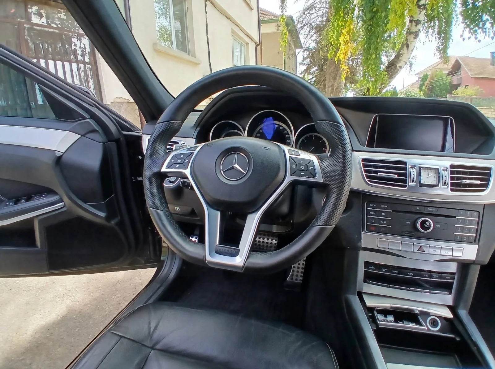 Mercedes-Benz E 350 9G - AMG, снимка 9 - Автомобили и джипове - 56316170